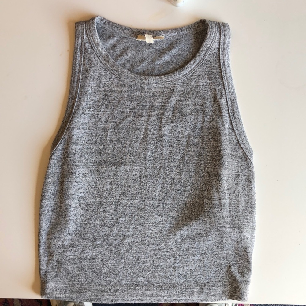 Grey cropped tank